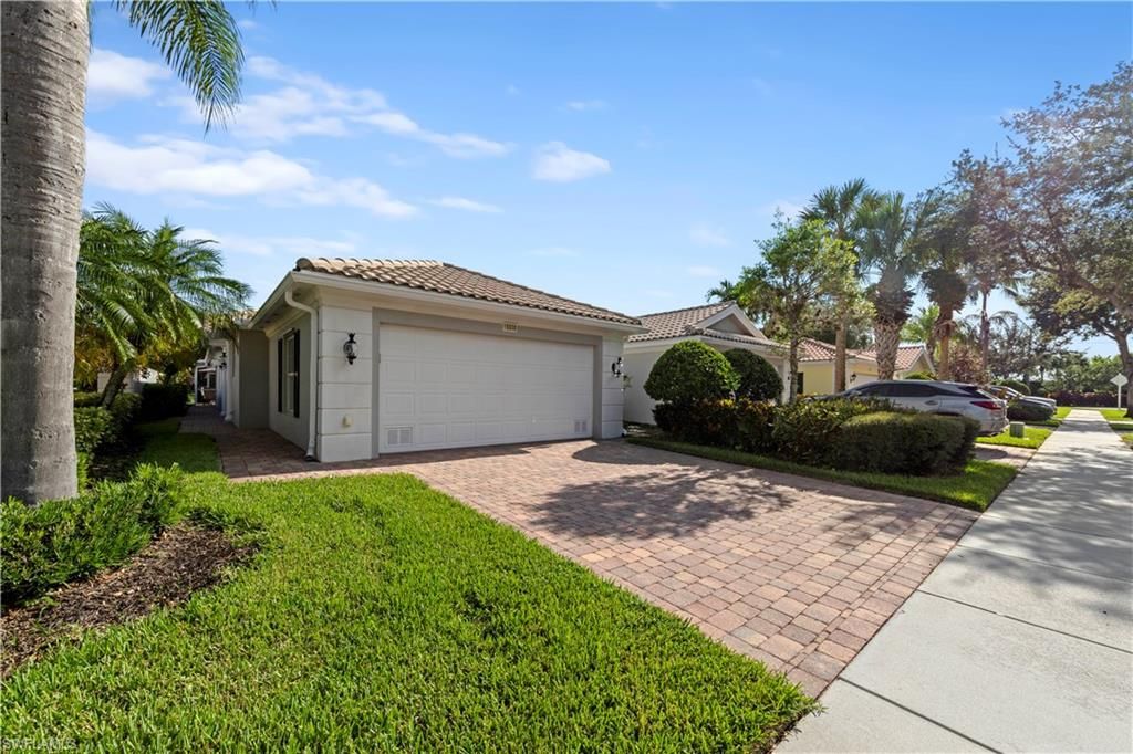 15500 Orlanda DR, BONITA SPRINGS, FL 34135 — photo 3
