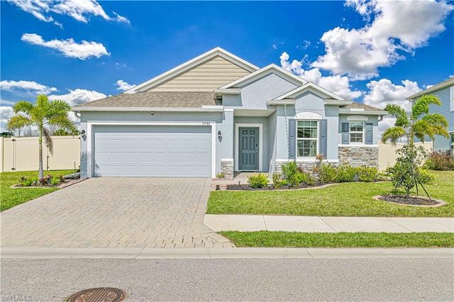 8948 Cascade Price CIR, North Fort Myers, FL 33917
