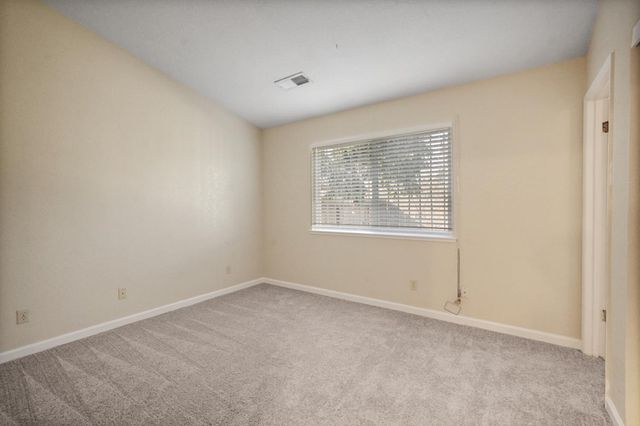 2403 Burgundy Dr, Livingston, CA 95334