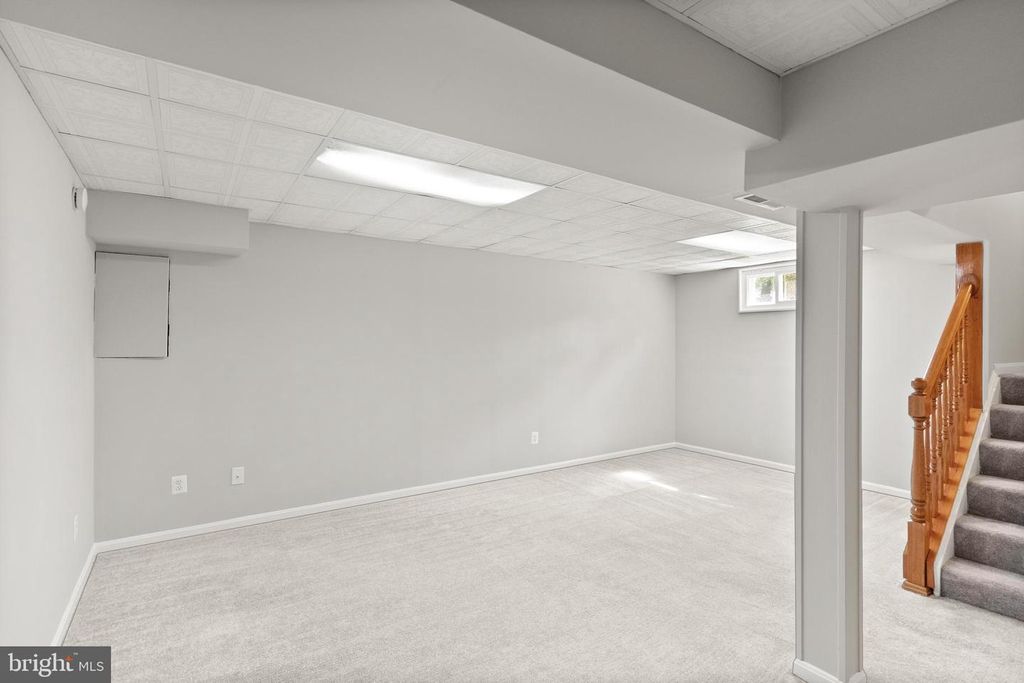 13305 HOLLINGER AVE, Fairfax, VA 22033