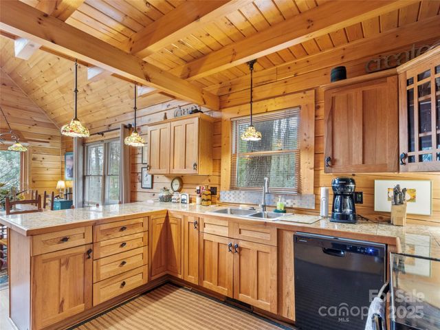 741 S Toe River Road, Burnsville, NC 28714