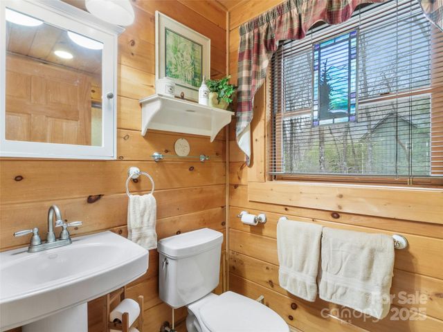 741 S Toe River Road, Burnsville, NC 28714