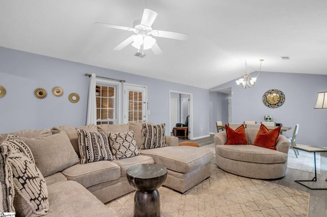 75 Forest Lake Drive, Simpsonville, SC 29681
