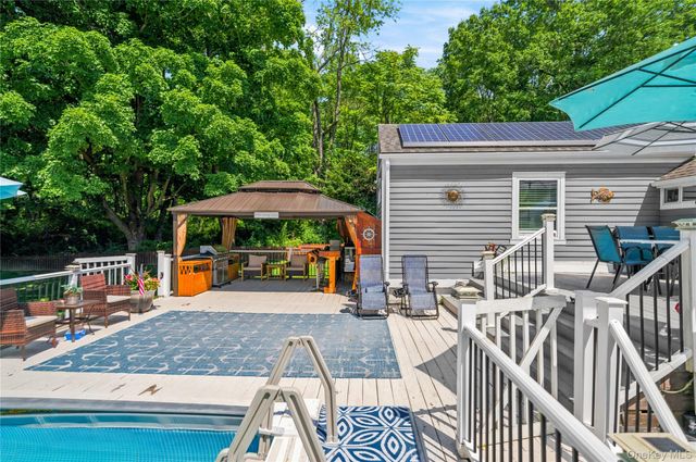2084 State Route 94, Salisbury Mills, NY 12577