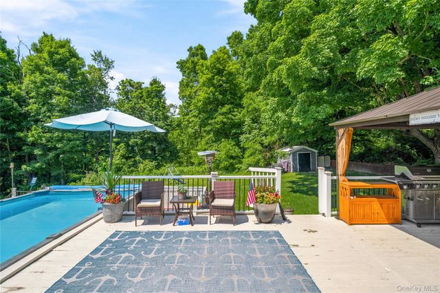 2084 State Route 94, Salisbury Mills, NY 12577