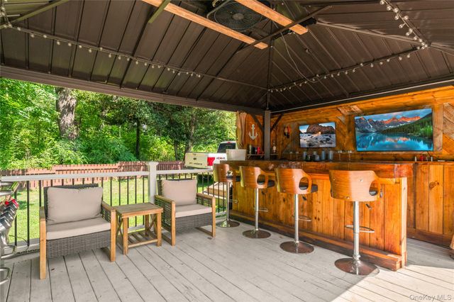 2084 State Route 94, Salisbury Mills, NY 12577