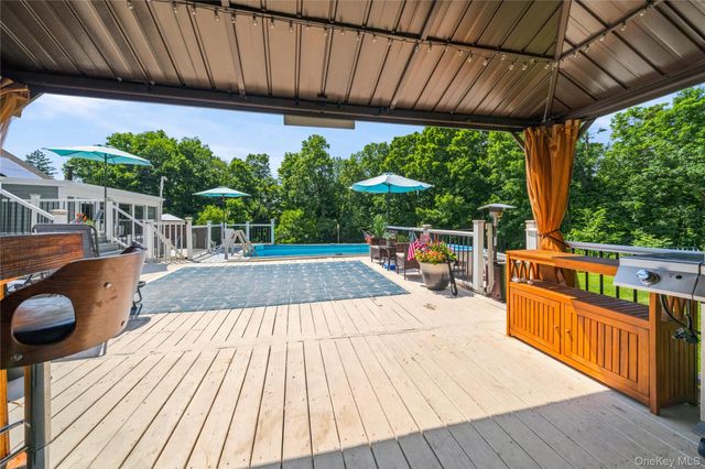 2084 State Route 94, Salisbury Mills, NY 12577