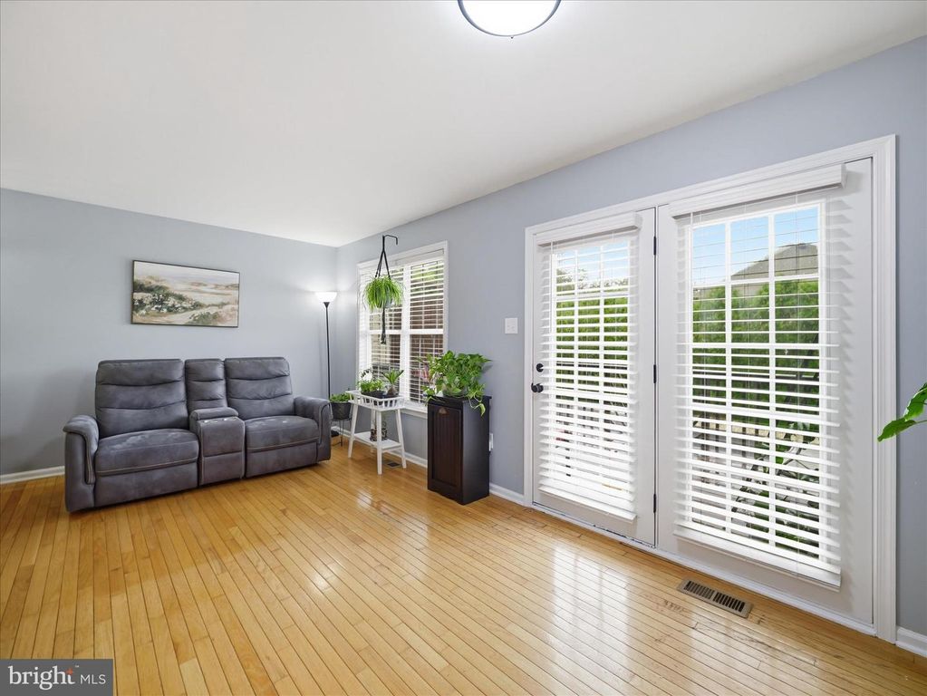 Image 11 of property listing at 1185 LINDSAY LN, Hagerstown, MD 21742