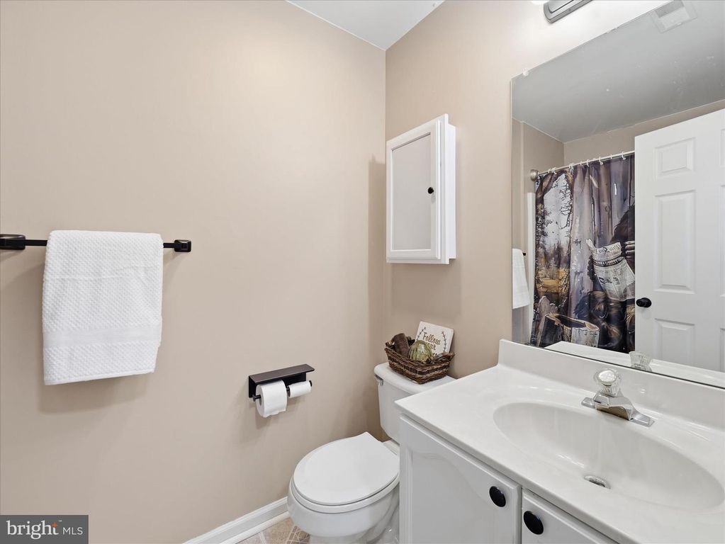 Image 14 of property listing at 1185 LINDSAY LN, Hagerstown, MD 21742