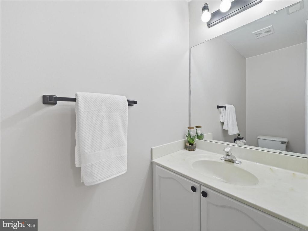 Image 21 of property listing at 1185 LINDSAY LN, Hagerstown, MD 21742