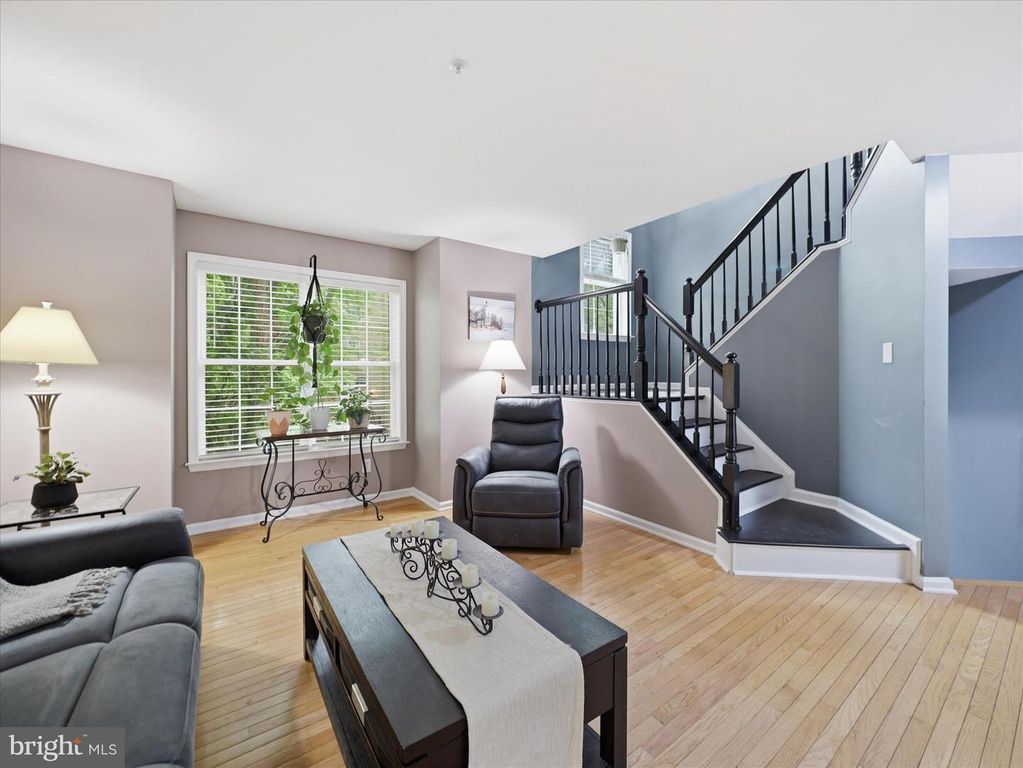 Image 3 of property listing at 1185 LINDSAY LN, Hagerstown, MD 21742