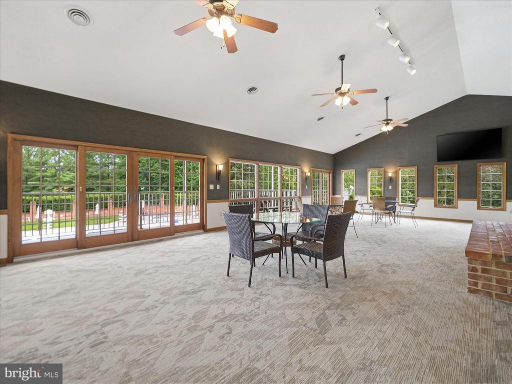 Image 29 of property listing at 1185 LINDSAY LN, Hagerstown, MD 21742