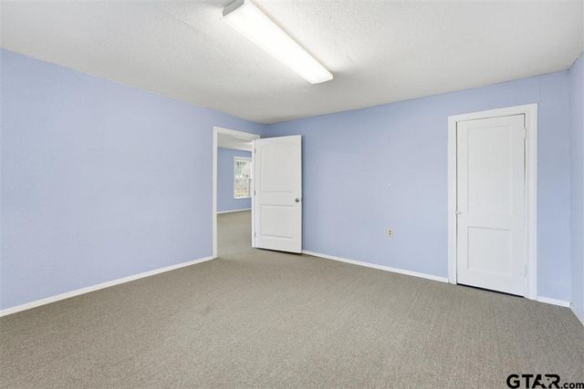 106 S College St, Lindale, TX 75771