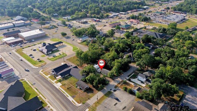 106 S College St, Lindale, TX 75771