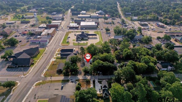 106 S College St, Lindale, TX 75771