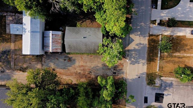 106 S College St, Lindale, TX 75771