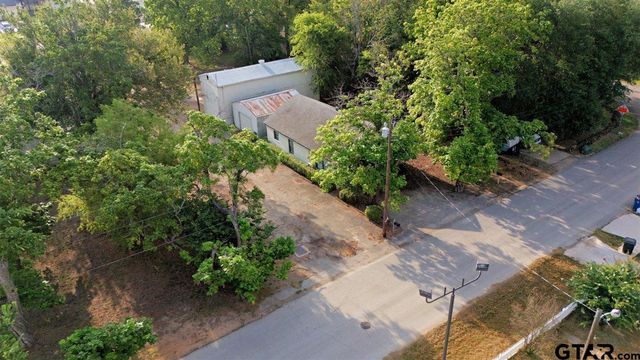 106 S College St, Lindale, TX 75771