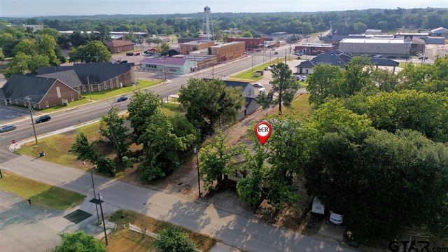 106 S College St, Lindale, TX 75771