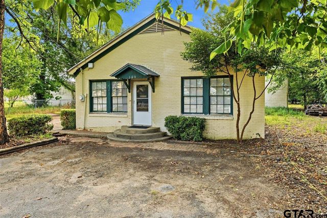 106 S College St, Lindale, TX 75771