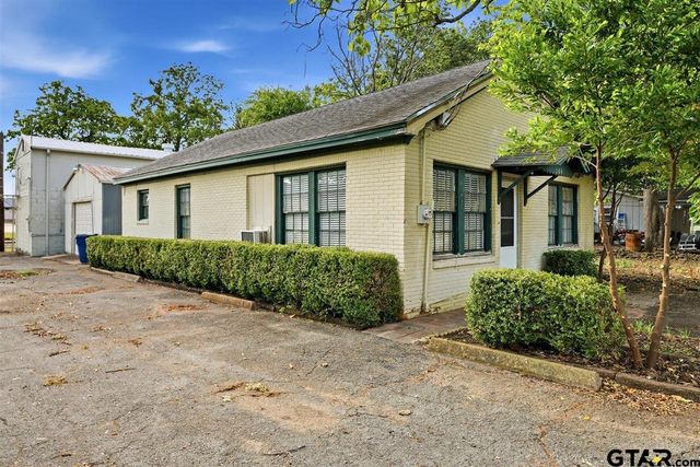 106 S College St, Lindale, TX 75771