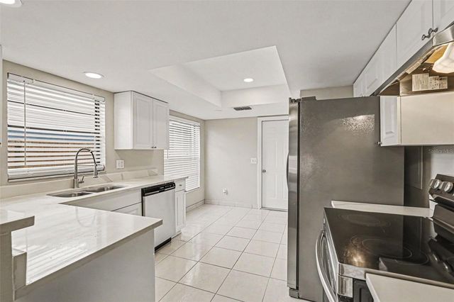 826 SUNRIDGE POINT DRIVE, Seffner, FL 33584