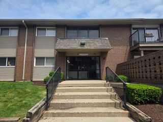 2300 Beau Monde Lane 106, Lisle, IL 60532