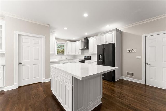 5094 Meadowbrook Circle, Suwanee, GA 30024