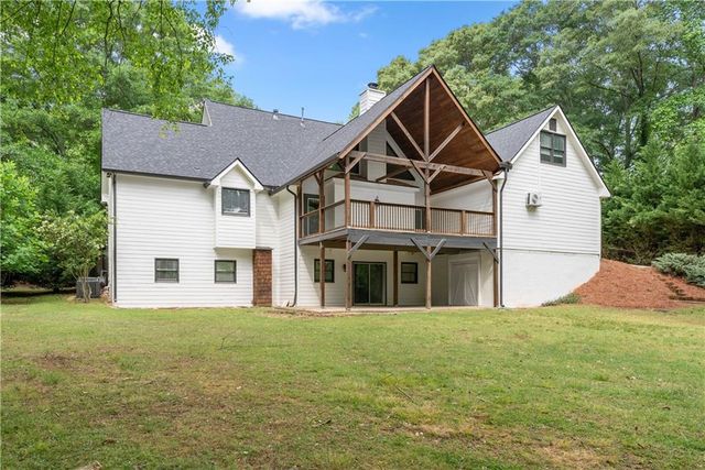 5094 Meadowbrook Circle, Suwanee, GA 30024