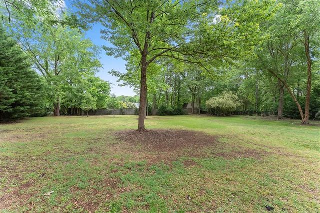 5094 Meadowbrook Circle, Suwanee, GA 30024