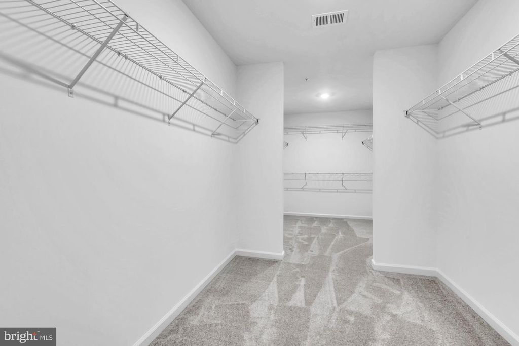 Image 14 of property listing at 6606 LOST FOX LN, Hanover, MD 21076