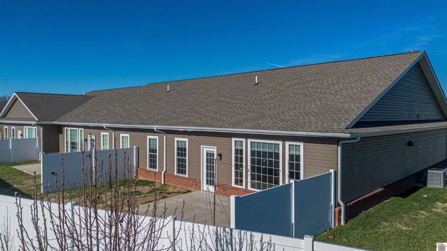 3226 Mallard Circle, Paducah, KY 42001