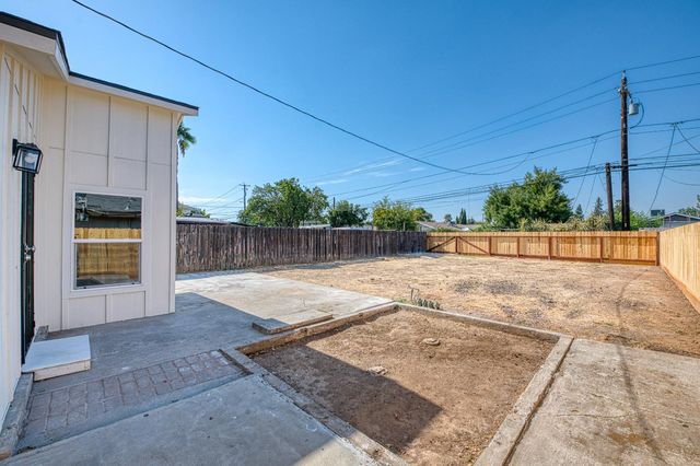 1651 5th Street, Clovis, CA 93611