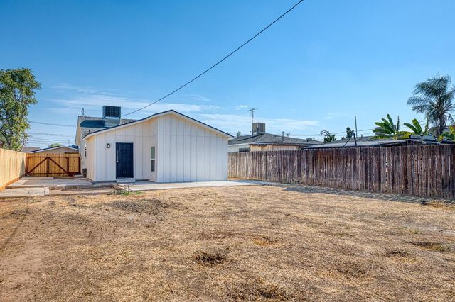 1651 5th Street, Clovis, CA 93611