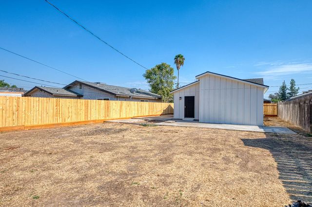 1651 5th Street, Clovis, CA 93611