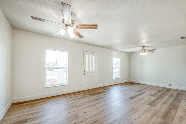 1651 5th Street, Clovis, CA 93611