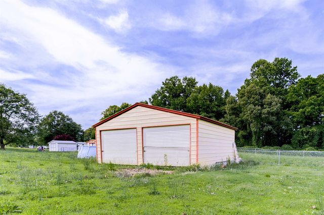 119 Henderson Place Dr, Gaffney, SC 29341