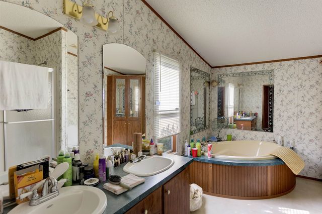 119 Henderson Place Dr, Gaffney, SC 29341