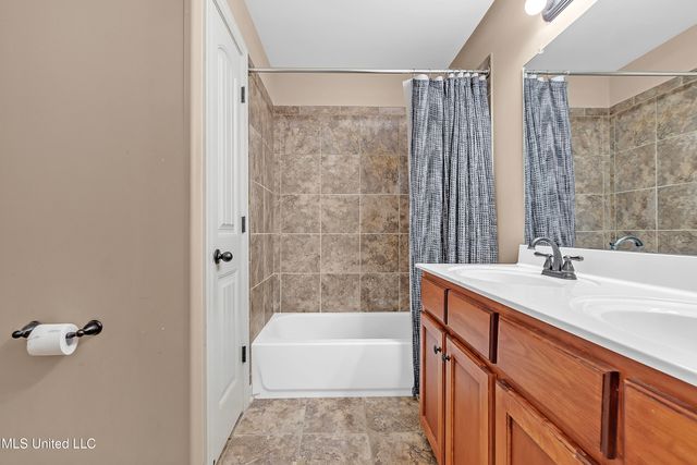 2633 Russum Drive, Southaven, MS 38672