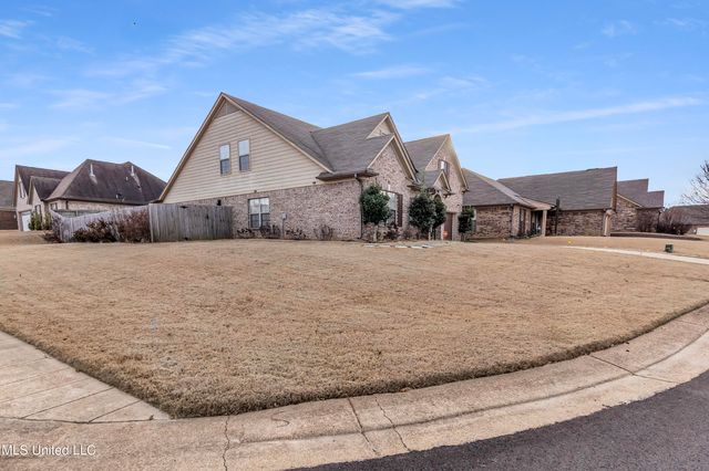 2633 Russum Drive, Southaven, MS 38672