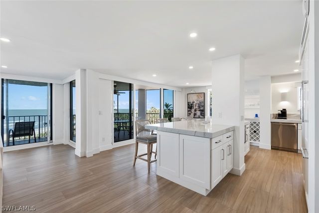 10701 Gulf Shore DR 402, Naples, FL 34108