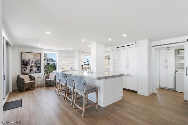 10701 Gulf Shore DR 402, Naples, FL 34108