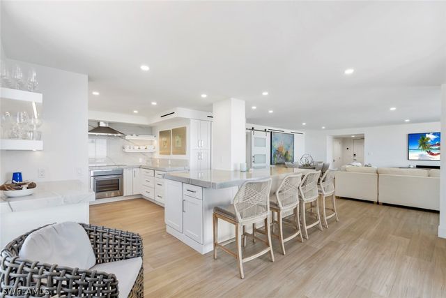 10701 Gulf Shore DR 402, Naples, FL 34108