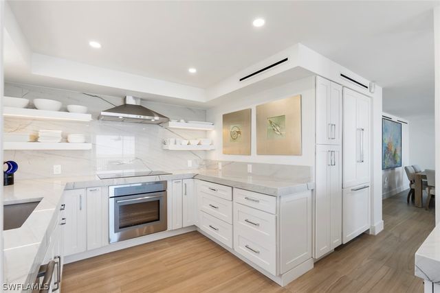 10701 Gulf Shore DR 402, Naples, FL 34108