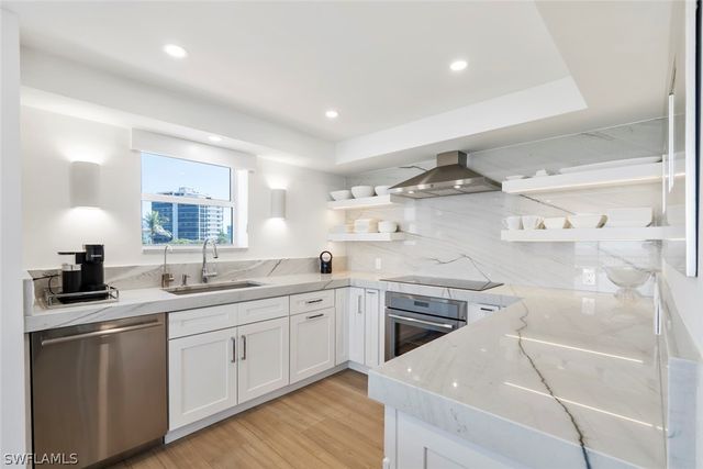 10701 Gulf Shore DR 402, Naples, FL 34108