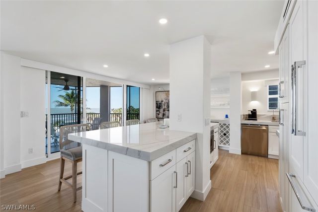 10701 Gulf Shore DR 402, Naples, FL 34108