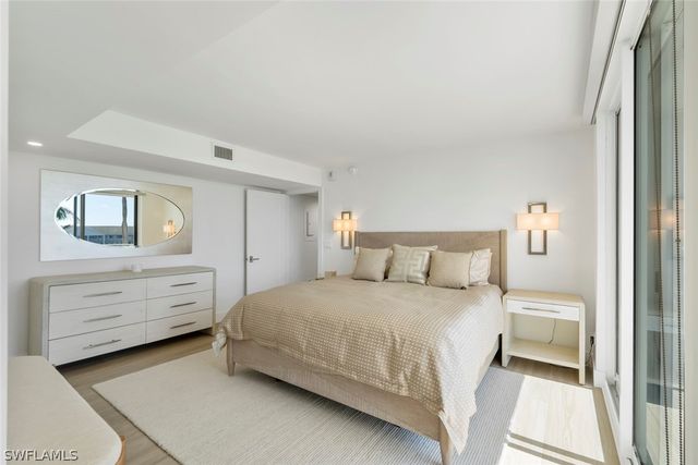 10701 Gulf Shore DR 402, Naples, FL 34108