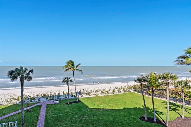 10701 Gulf Shore DR 402, Naples, FL 34108