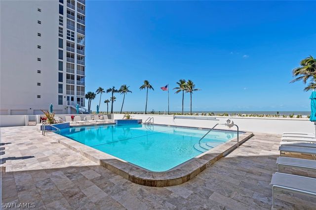 10701 Gulf Shore DR 402, Naples, FL 34108