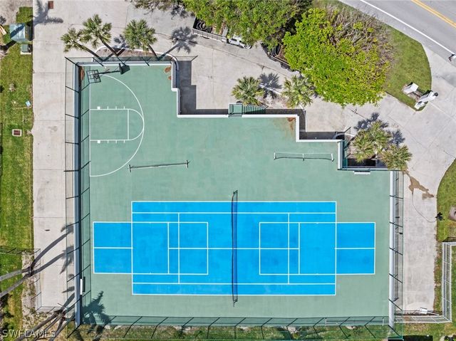 10701 Gulf Shore DR 402, Naples, FL 34108