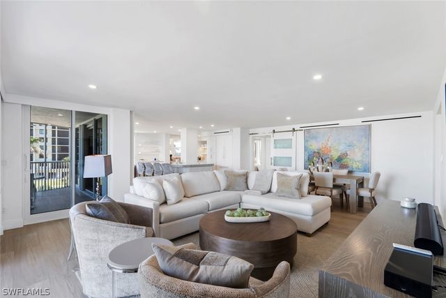 10701 Gulf Shore DR 402, Naples, FL 34108